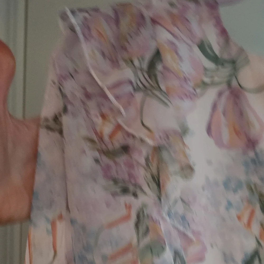 Floral Ruffle Romper - Picture 5 of 6